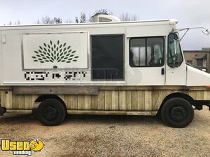 22' 2004 Freightliner Custom Chassis Step Van Kitchen Food Truck