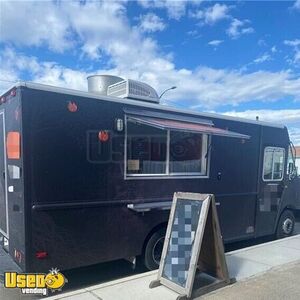 2008 Workhorse Utilimaster Diesel 18' Professional Kitchen Food Truck