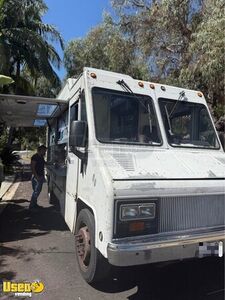 2006 Workhorse All-Purpose Food Truck Mobile Food Unit