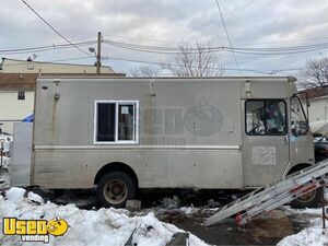 2001 Chevrolet P30 Food Truck / Mobile Kitchen with Pro Fire Suppression