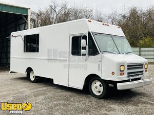 2004 Workhorse P42 Mobile Kitchen Food Truck w/ 2025 Kitchen Buildout + Fire System