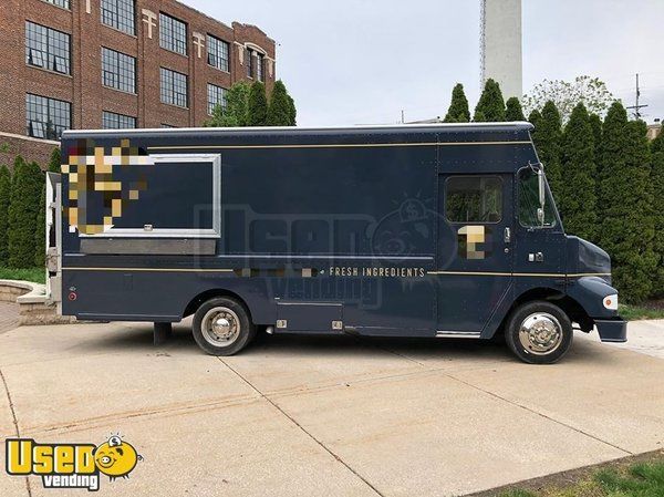 2003 Diesel Freightliner M-Line Walk-In V Food Truck / Mobile 2018 Kitchen