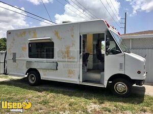 Heavy-Duty 2003 Ford Ice Cream Truck / Ice Cream Shop on Wheels