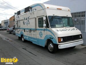 Well-maintained 2002 26'All-Purpose Food Truck Mobile Food Unit w/ HCD Insignia