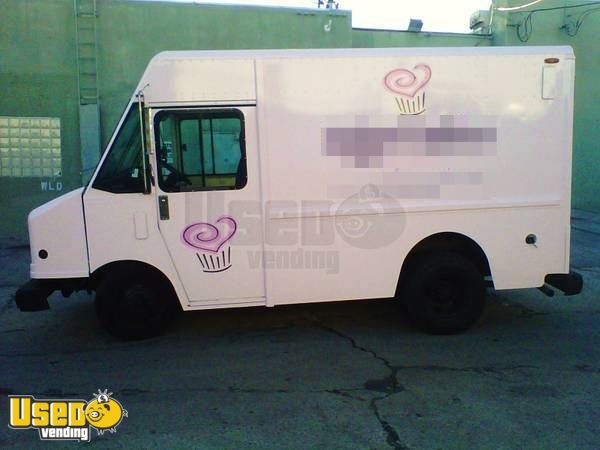 For sale - Used GMC Utilimaster Cupcake Truck