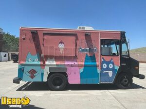 2003 Workhorse P42 Boba Tea and Ice Cream Truck Mobile Concession Unit