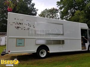Low Mileage 2019 Ford F59 Food Truck / Super Fresh Professional Mobile Kitchen
