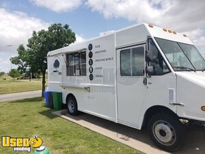 2007 - 32' Chevrolet Workhorse Coffee and Beverage Truck with 2019 Kitchen Build-Out
