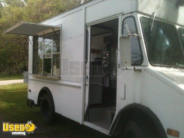 1987 - 20' Chevy CP30 Food Truck