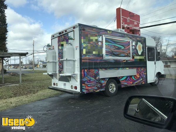 2016 - 16' GMC Food Truck