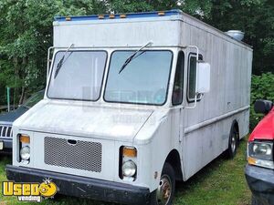Chevrolet P30 Step Van Food Truck / Used Mobile Kitchen in Great Shape