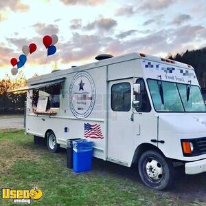 2005 Chevrolet Workhorse 22' Mobile Kitchen Food Truck w/ Bathroom