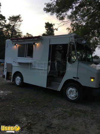 Freightliner Food Truck