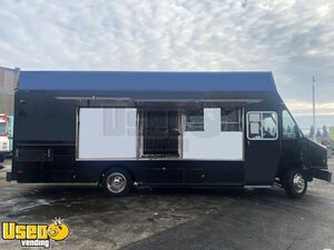 2010 Freightliner MT-45 Diesel 20' Step Van Kitchen Food Truck