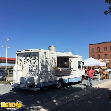 2004 Workhorse 28' Mobile Kitchen Used Loaded Food Truck