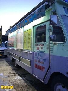2000 Freightliner Step Van Food Truck / Kitchen on Wheels in Great Shape