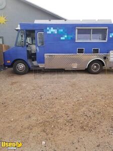 Low Mileage - Chevrolet P30 Food Truck Mobile Kitchen w/ New Jasper Motor