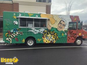 LOW MILES. 2022 - 27' Ford F59 Pizza Food Truck | Mobile Food Unit.`