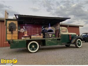 Vintage - 1937 22' Chevrolet Pizza and Bevrage Truck