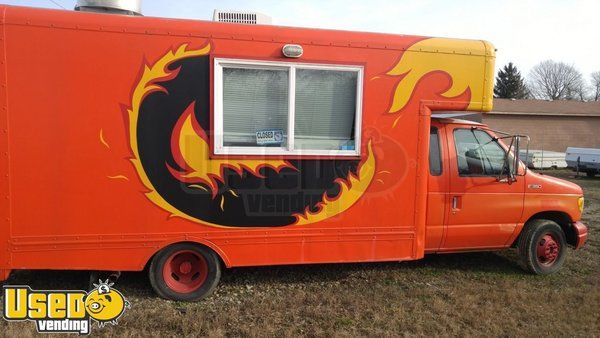 Barely Used Ford E350 Box Truck Mobile Kitchen Unit / Ready to Go Food Truck