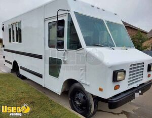 Chevrolet P30 Step Van Commercial Food Vending Truck / Kitchen on Wheels