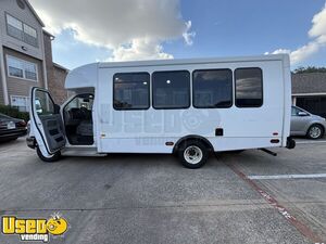 Like New - 2019 23' Ford E450 Soft Serve Ice Cream Concession Truck