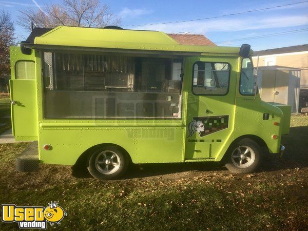 Clean & Compact 17.5' Chevy P10 Kurbmaster Food Truck w/ Pro Fire Suppression