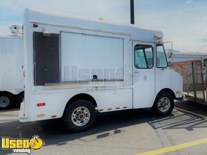 Vintage 1973 Chevy 18' P20 Mobile Biz Step Van Truck / Retro Ice Cream Truck