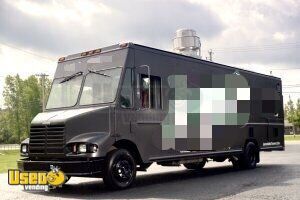 Refurbished 2005 Freightliner 22' Diesel Food Truck / Mobile Kitchen