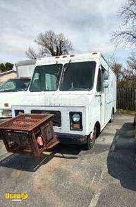 Versatile - Chevrolet P30 All-Purpose Food Truck Mobile Food Unit
