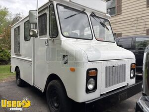 Vintage - 1978 10' Grumman Olson Ice Cream Concession Truck