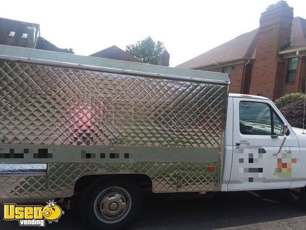 Ford Lunch / Canteen Truck