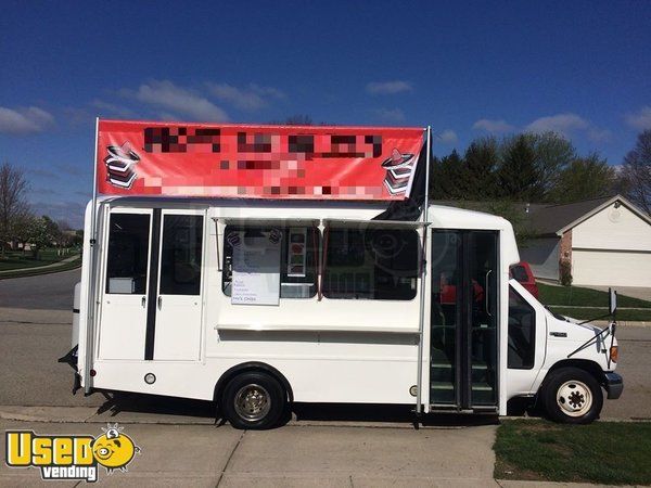 Ready to Use Ford 25' Kitchen Food Truck / Used Mobile Food Unit