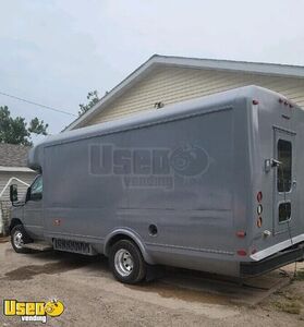 2006 Ford E-450 23' Basic Concession Truck / Spacious Mobile Vending Unit