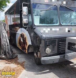 Versatile - 24' GMC Pizza Food Truck Mobile Concession Unit