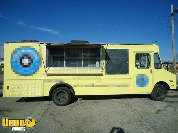 Chevrolet P30 Step Van Kitchen Food Truck / Used Mobile Kitchen Unit