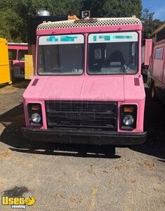 Used - 14' Chevrolet P30 Step Van Ice Cream Mobile Dessert Truck