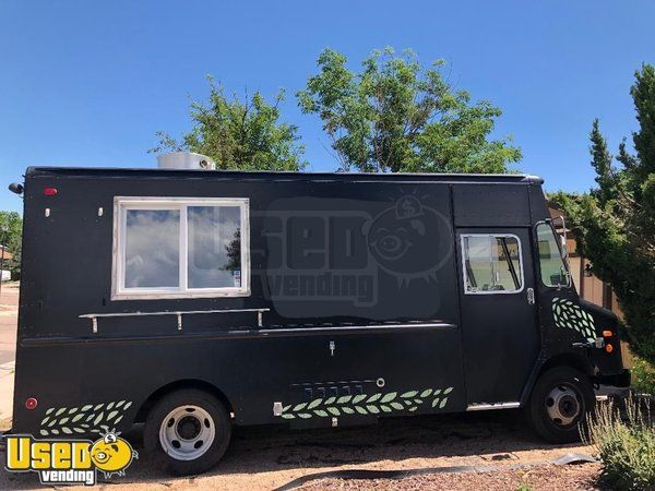 Turnkey Ready 20' GMC P3500 Rolling Kitchen / Used Kitchen Food Truck