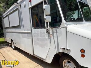 Well Maintained - 2006 Ford Econoline All-Purpose Food Truck with Fire Suppression