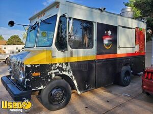 2002 Chevrolet Workhorse Diesel Pizza Food Truck/ Pizzeria on Wheels