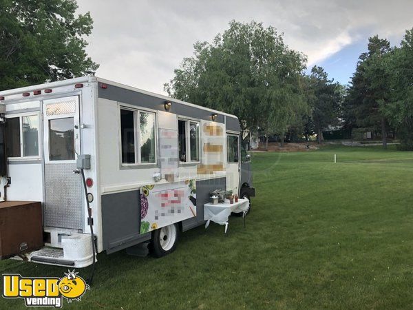 24' Freightliner Food Truck