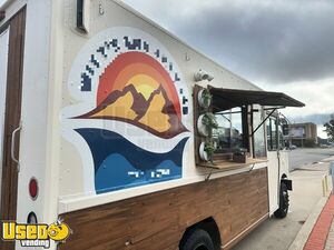 2000 Freightliner MT45 Step-Van Coffee and Beverage Truck Mobile Vending Unit