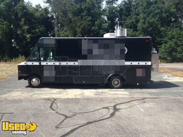 16' GMC Workhorse Step Van Kitchen Food Truck / Used Mobile Food Unit