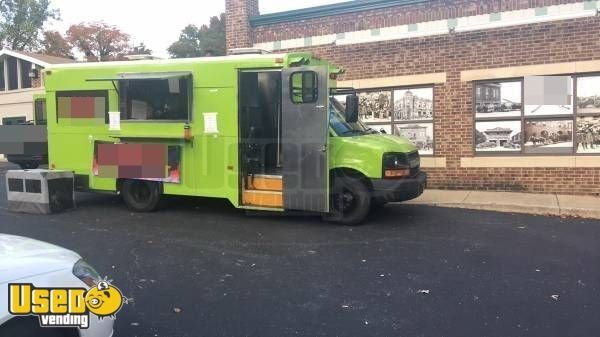 Mobile Kitchen Food Truck Bus