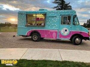 CUTE LOW MILES Chevy P30 21' Step Van Hand Dipped Ice Cream Concession Truck