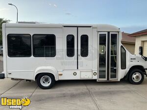 2014 Ford StarCraft E-350 All-Purpose Street Food Truck