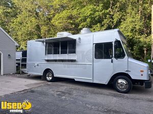 Loaded. 2007 30' Freightliner All-Purpose Food Truck w/ Bathroom + Pro Fire System
