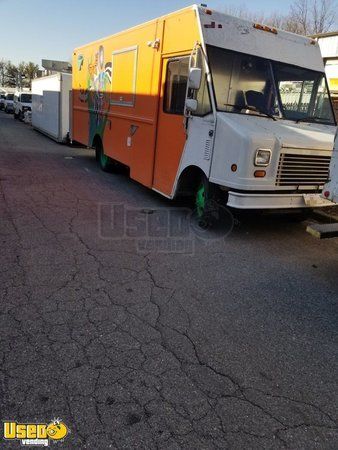 Lightly Used 2005 Chevy WorkHorse 18' Stepvan Kitchen Food Truck