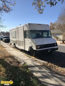 2000 Workhorse 18' Step Van All-Purpose Food Truck with Pro-Fire