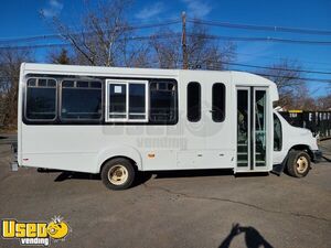 Recently Painted - 2010 23' Ford E-350 Food Truck with 2022 Kitchen Build-Out